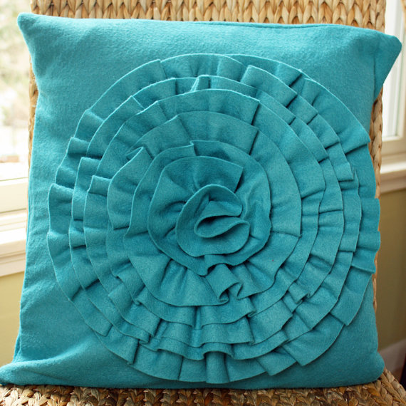 Turquoise Flower Pillow on Luulla
